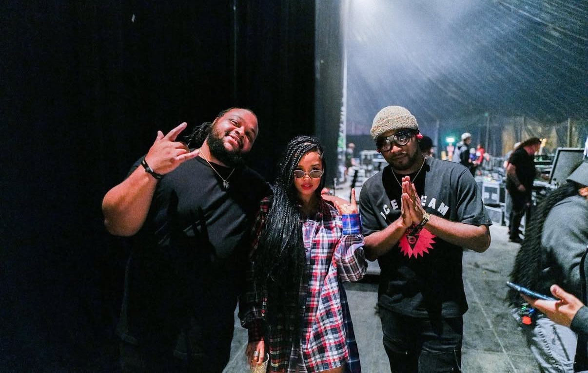 Carrington Brown with H.E.R. backstage